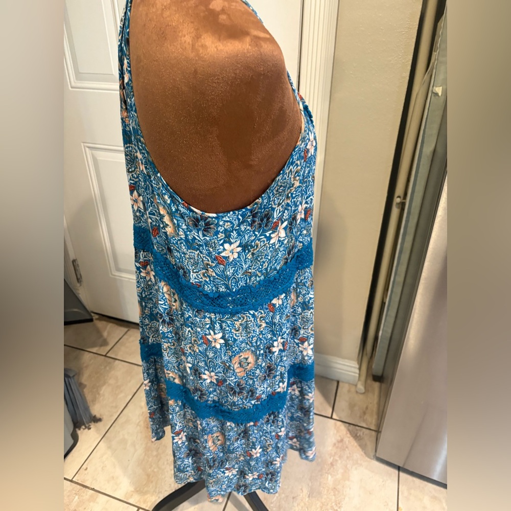 Shyanne Blue Floral Pattern Top - Picture 3 of 4